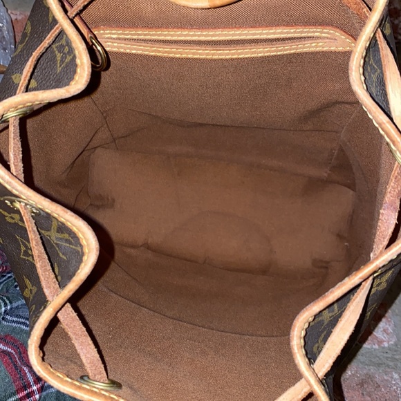 Louis Vuitton Monogram Montsouris MM Backpack - Picture 7 of 15